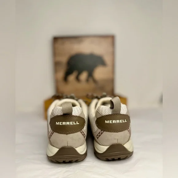 🌼MERRELL pre-owned women’s hiking shoes. Size 8. WHIKING08. - Picture 4 of 5